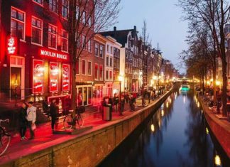 Đi du lịch Hà Lan, ngắm kênh đào Amsterdam lãng mạn & đầy mê hoặc